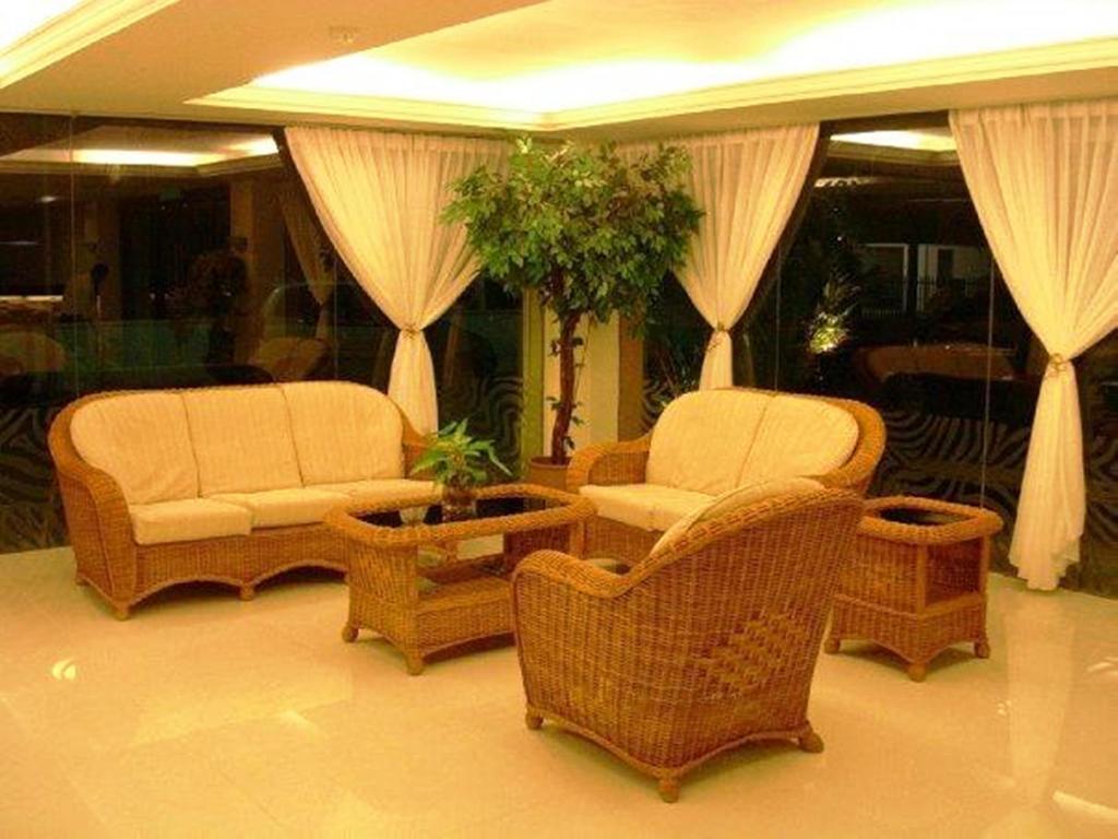 Casuarina Hotel Кота-Кинабалу Экстерьер фото