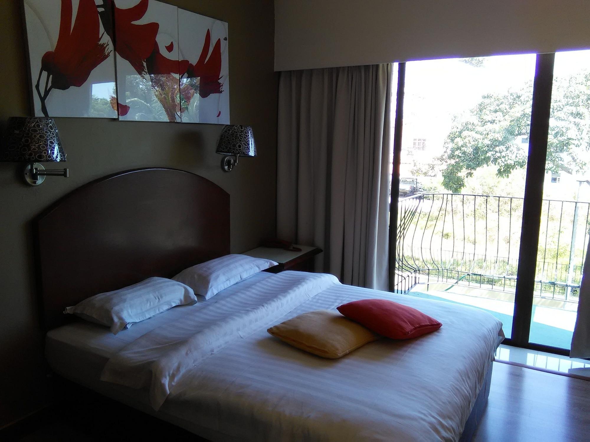 Casuarina Hotel Кота-Кинабалу Экстерьер фото