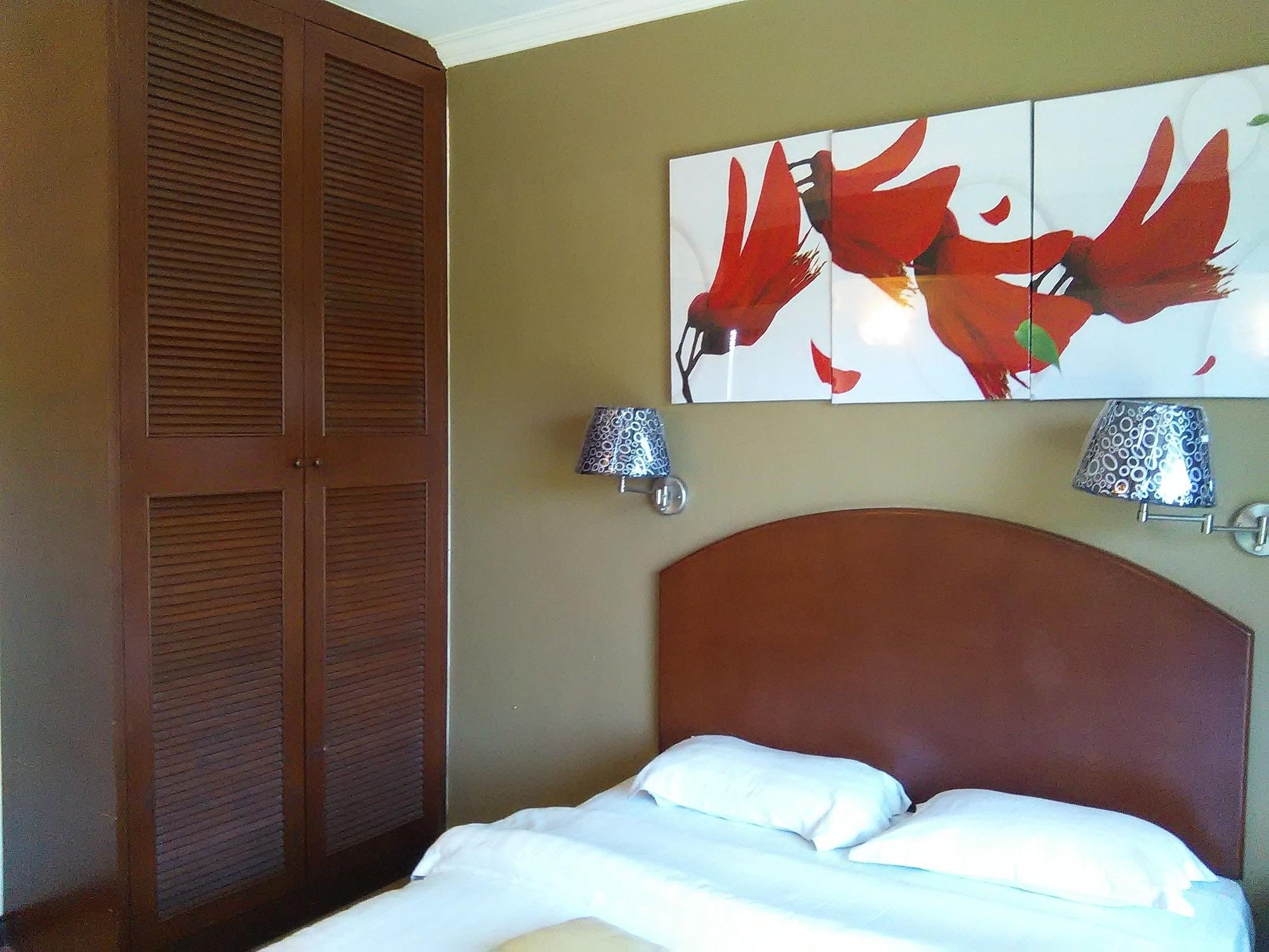 Casuarina Hotel Кота-Кинабалу Экстерьер фото