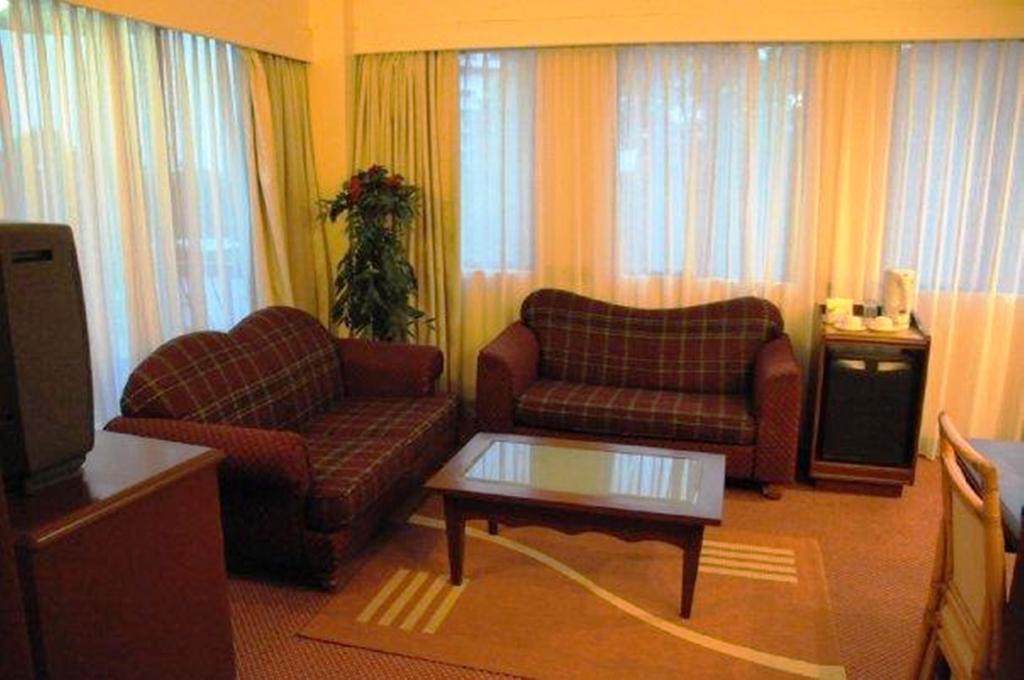 Casuarina Hotel Кота-Кинабалу Экстерьер фото