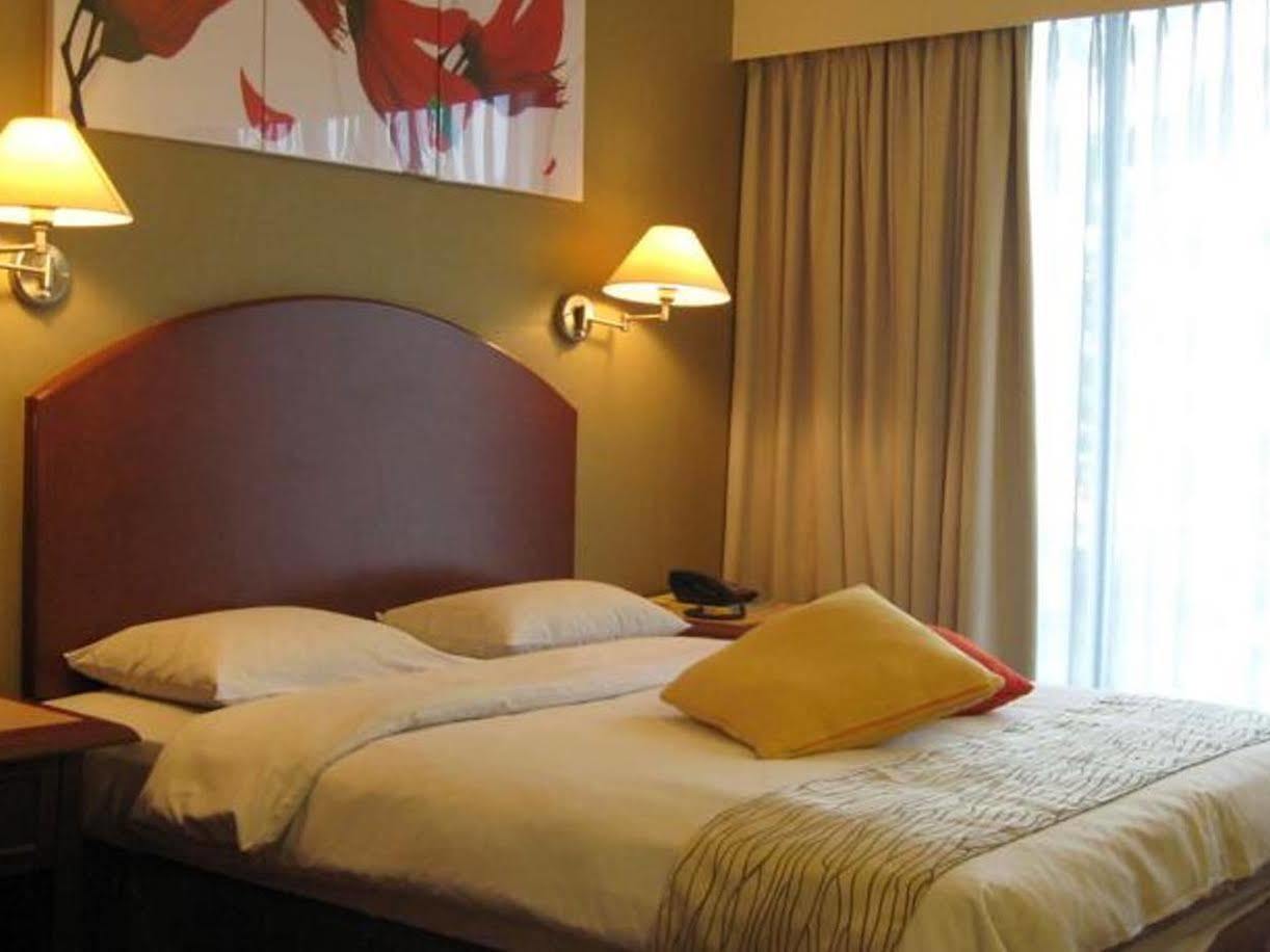 Casuarina Hotel Кота-Кинабалу Экстерьер фото